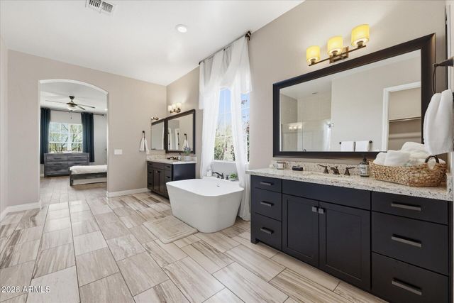 4254 E VALENCIA Drive, Phoenix, AZ 85042