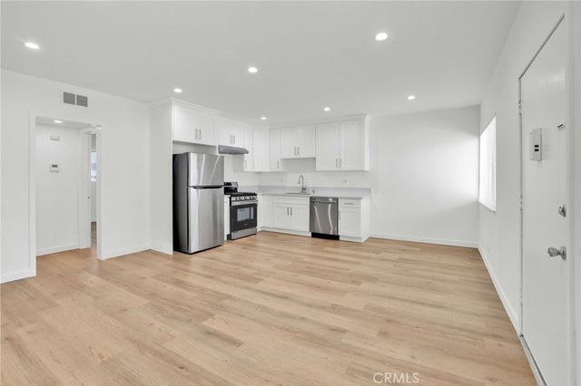 13018 Valleyheart Drive 4A, Studio City, CA 91604