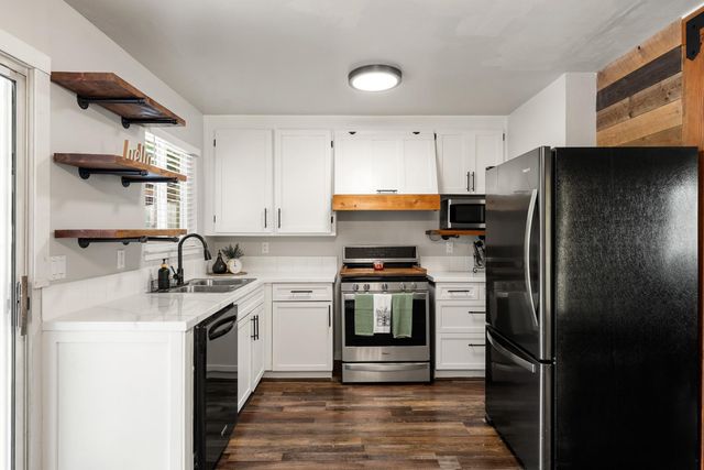 5755 Hesper Way, Carmichael, CA 95608