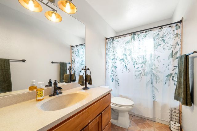 5755 Hesper Way, Carmichael, CA 95608