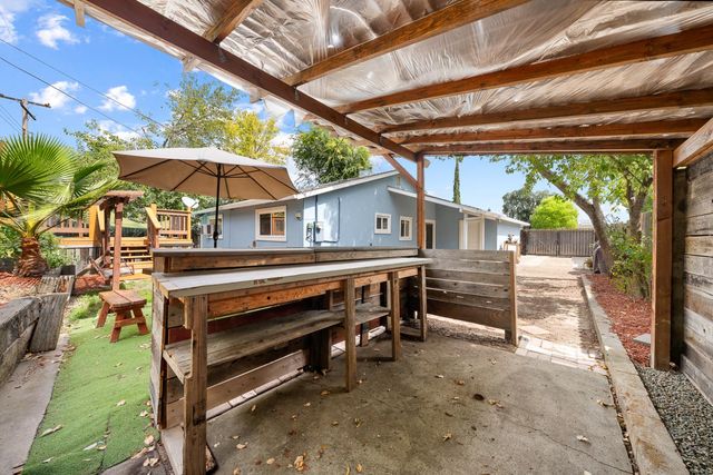 5755 Hesper Way, Carmichael, CA 95608