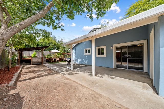 5755 Hesper Way, Carmichael, CA 95608