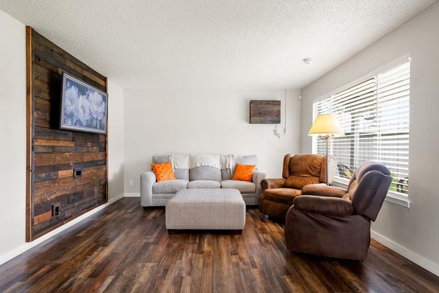 5755 Hesper Way, Carmichael, CA 95608