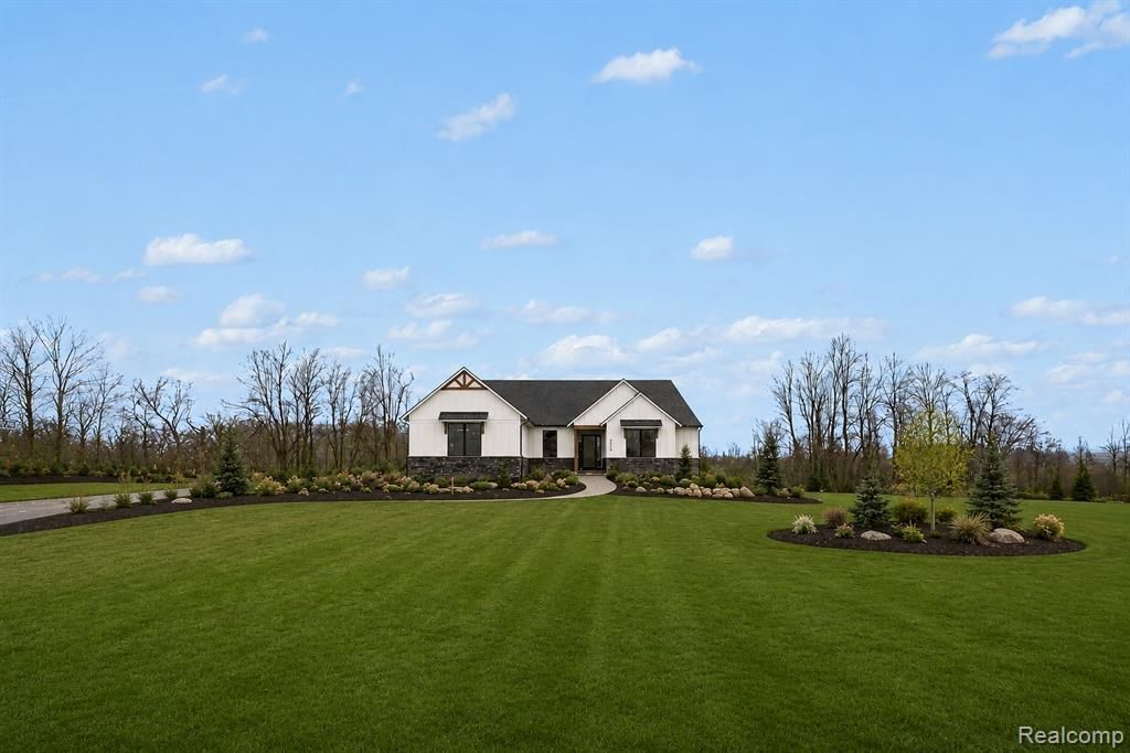 13268 Cousins Court, Washington, MI 48094