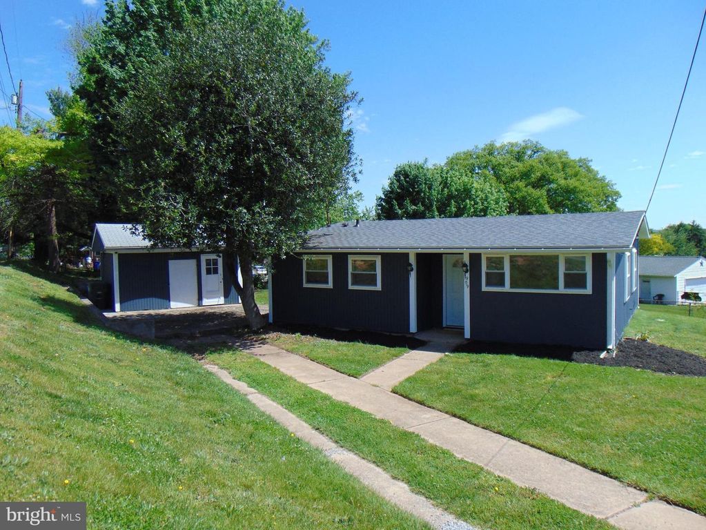 Image 1 of property listing at 909 OAK ST, Frederick, MD 21703