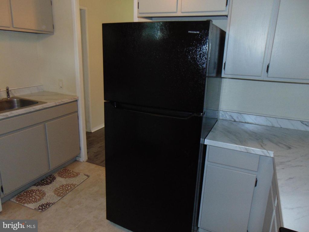Image 15 of property listing at 909 OAK ST, Frederick, MD 21703