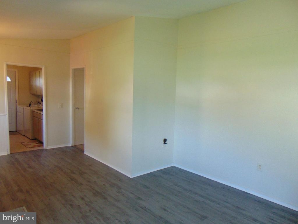 Image 21 of property listing at 909 OAK ST, Frederick, MD 21703