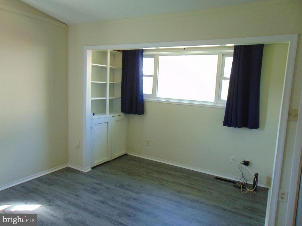 Image 22 of property listing at 909 OAK ST, Frederick, MD 21703