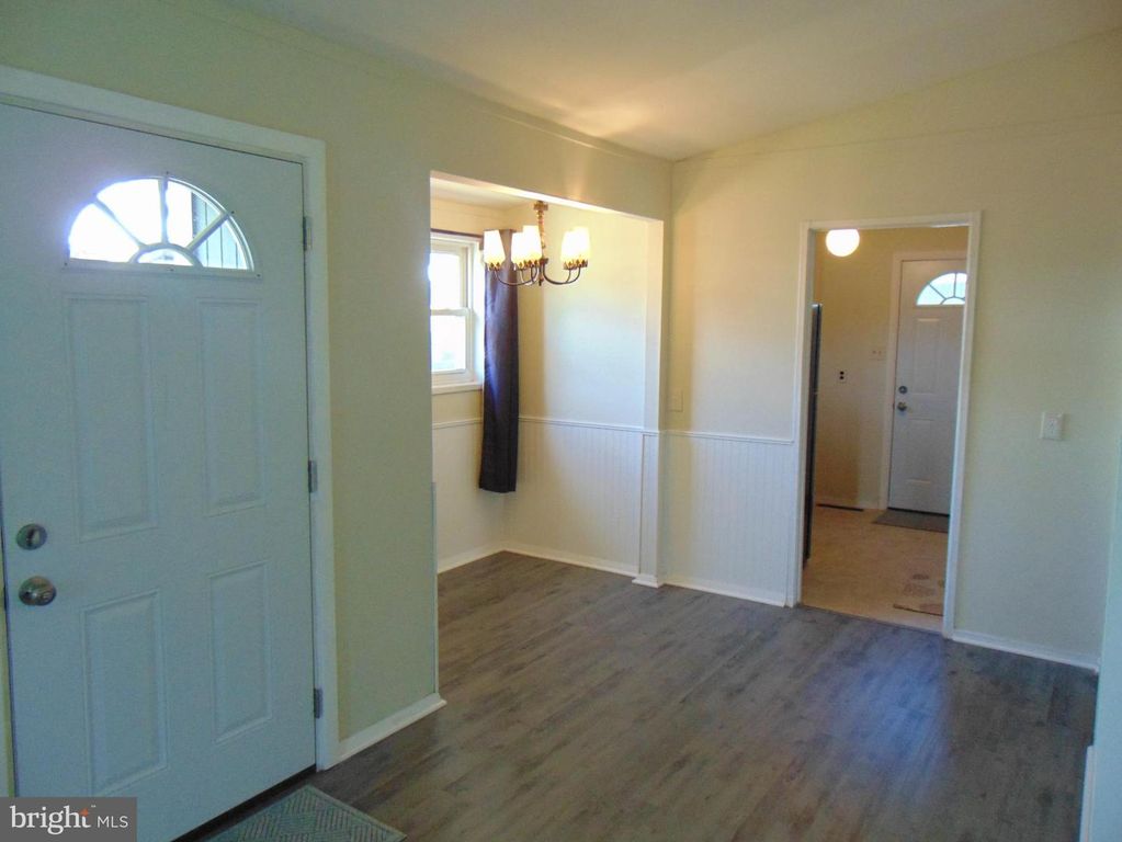 Image 24 of property listing at 909 OAK ST, Frederick, MD 21703