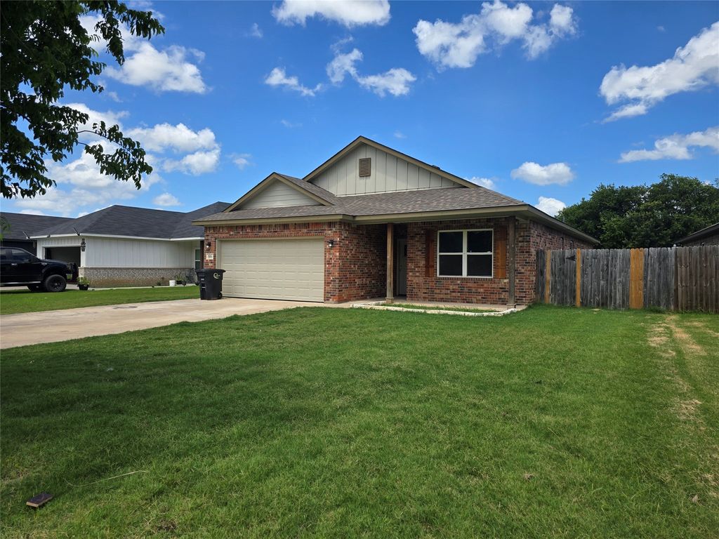 86 Tremont Street, Cleburne, TX 76031