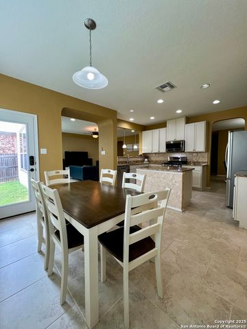 7623 Eagle Park Dr, San Antonio, TX 78250
