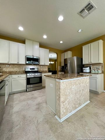7623 Eagle Park Dr, San Antonio, TX 78250