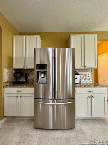 7623 Eagle Park Dr, San Antonio, TX 78250
