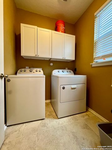 7623 Eagle Park Dr, San Antonio, TX 78250