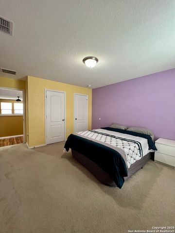 7623 Eagle Park Dr, San Antonio, TX 78250