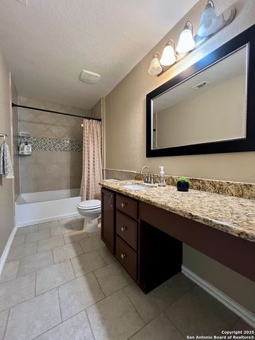 7623 Eagle Park Dr, San Antonio, TX 78250