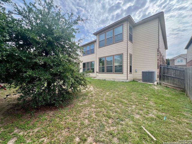 7623 Eagle Park Dr, San Antonio, TX 78250