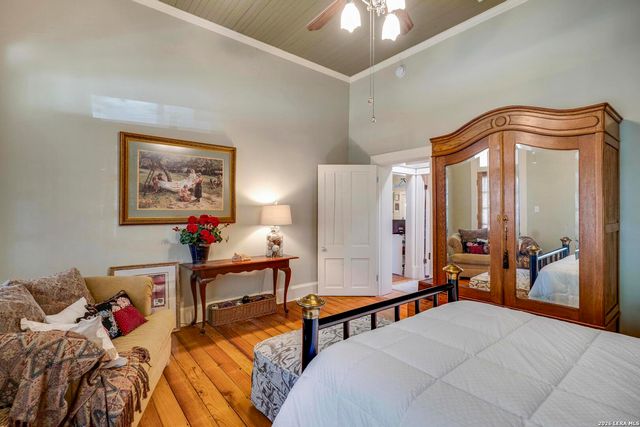 101 Landa, Boerne, TX 78006