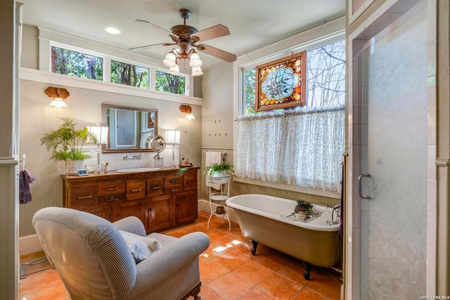 101 Landa, Boerne, TX 78006