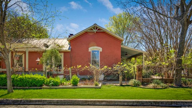 101 Landa, Boerne, TX 78006