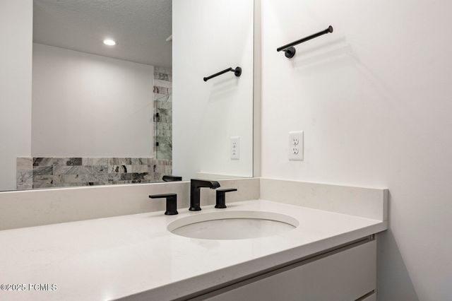 428 W Ascent Drive, Hideout, UT 84036