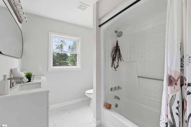 401 Clarendon Drive, Easley, SC 29642