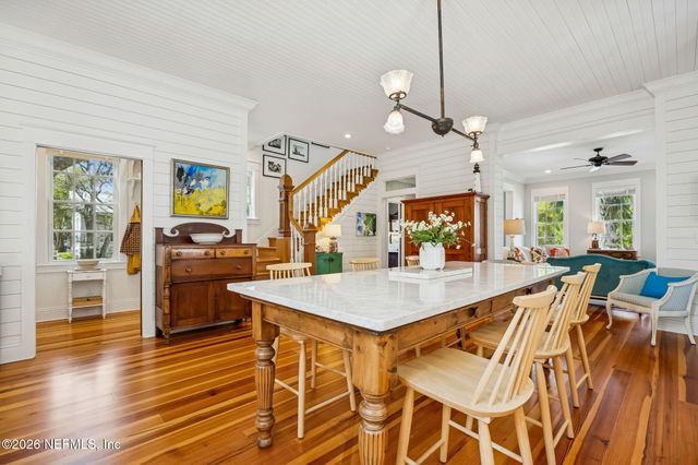 1102 LADIES Street, Fernandina Beach, FL 32034