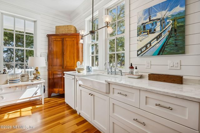 1102 LADIES Street, Fernandina Beach, FL 32034