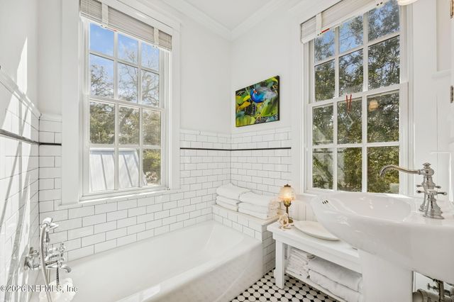 1102 LADIES Street, Fernandina Beach, FL 32034