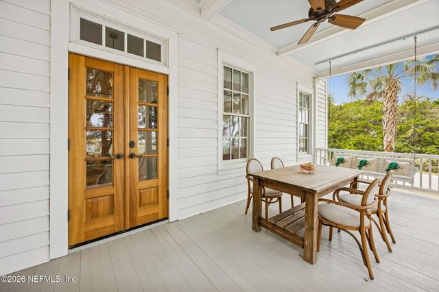 1102 LADIES Street, Fernandina Beach, FL 32034