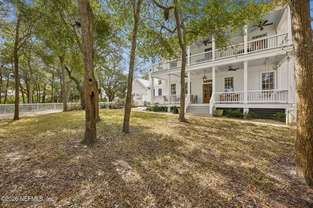 1102 LADIES Street, Fernandina Beach, FL 32034