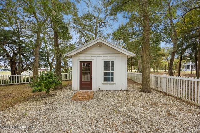 1102 LADIES Street, Fernandina Beach, FL 32034