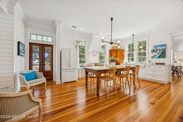 1102 LADIES Street, Fernandina Beach, FL 32034