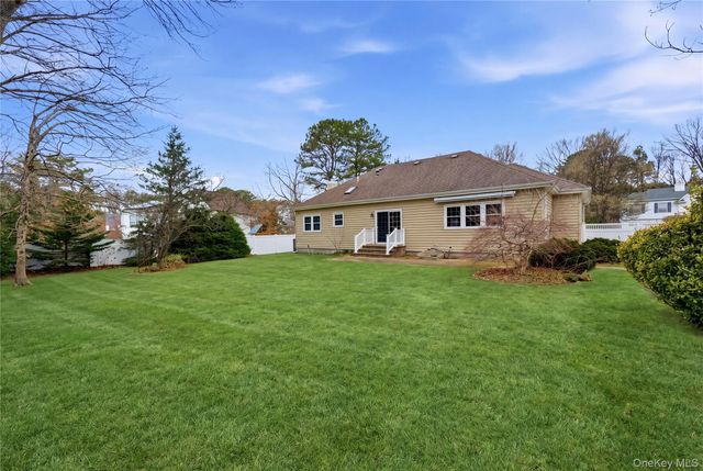 33 Timber Ridge Drive, Coram, NY 11727
