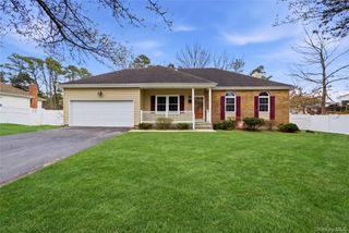 33 Timber Ridge Drive, Coram, NY 11727