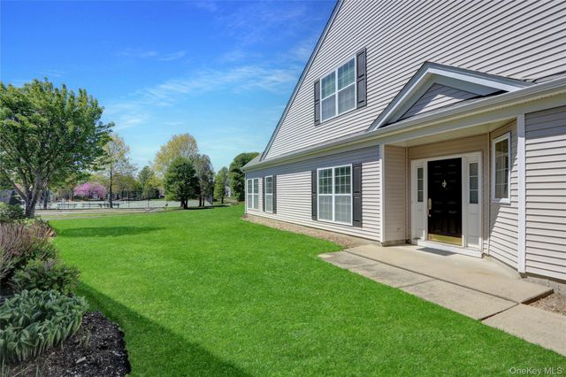 4 Oakhurst Court, Mount Sinai, NY 11766