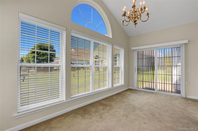 4 Oakhurst Court, Mount Sinai, NY 11766