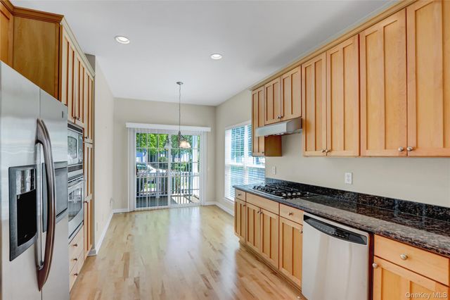 4 Oakhurst Court, Mount Sinai, NY 11766