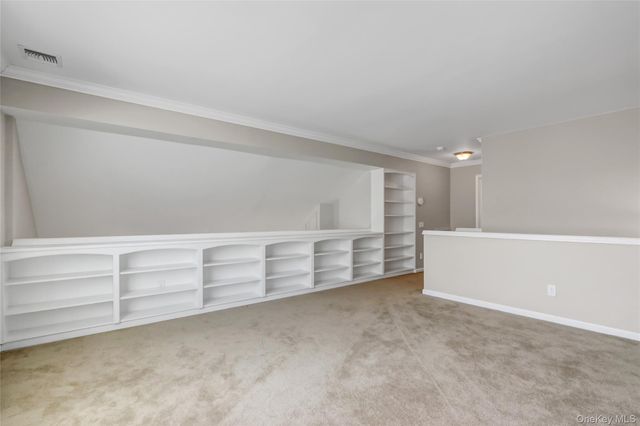 4 Oakhurst Court, Mount Sinai, NY 11766