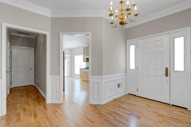 4 Oakhurst Court, Mount Sinai, NY 11766