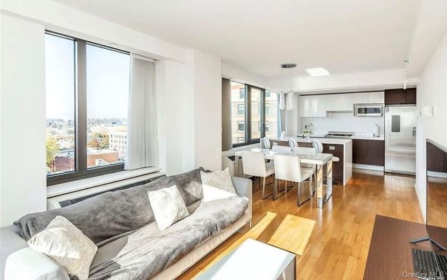 39-16 Prince Street 8E, Flushing, NY 11354
