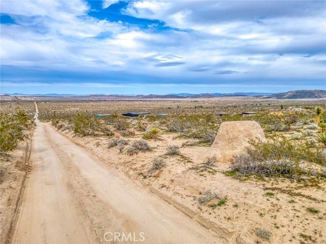 130 Hollinger, Joshua Tree, CA 92252