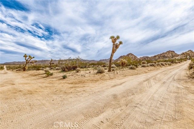 130 Hollinger, Joshua Tree, CA 92252