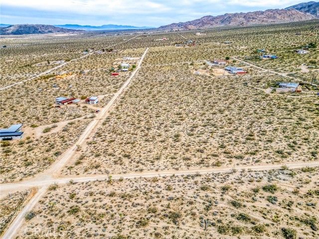 130 Hollinger, Joshua Tree, CA 92252