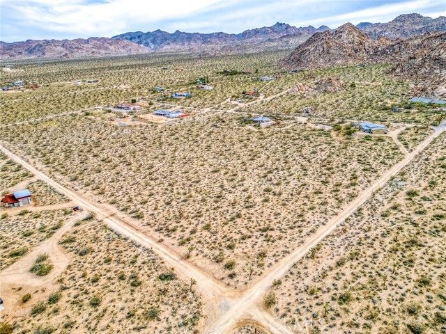 130 Hollinger, Joshua Tree, CA 92252