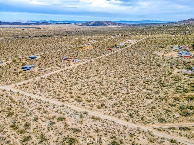 130 Hollinger, Joshua Tree, CA 92252