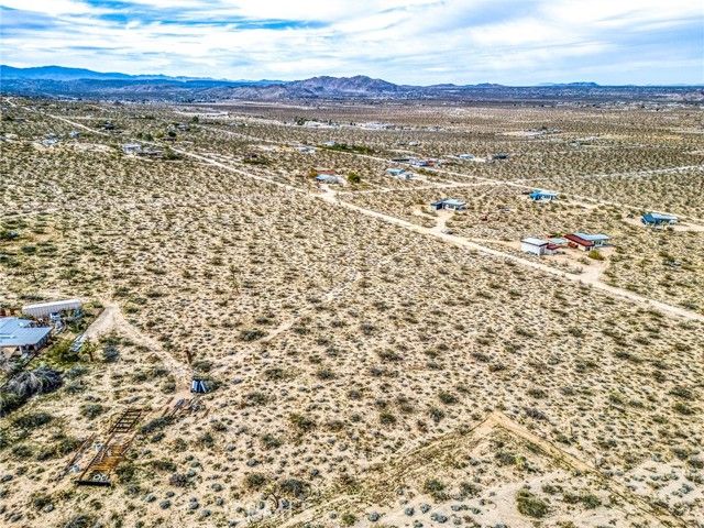 130 Hollinger, Joshua Tree, CA 92252