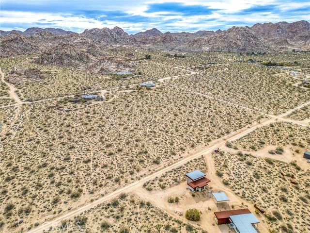 130 Hollinger, Joshua Tree, CA 92252
