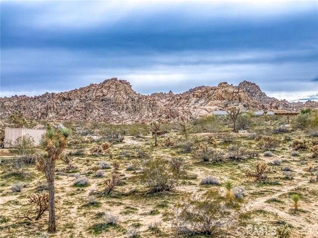 130 Hollinger, Joshua Tree, CA 92252