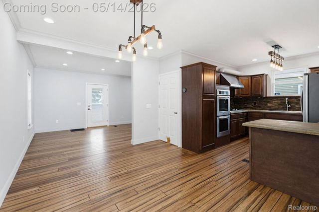 92 Eldredge Street, Mt. Clemens, MI 48043